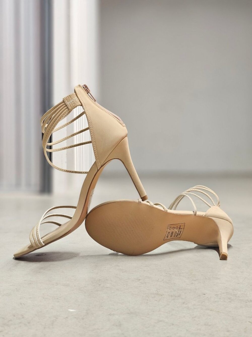Strappy Natural Heeled Sandals With Zipper Back Closure Stiletto Heel Elegant De - Picture 4 of 12